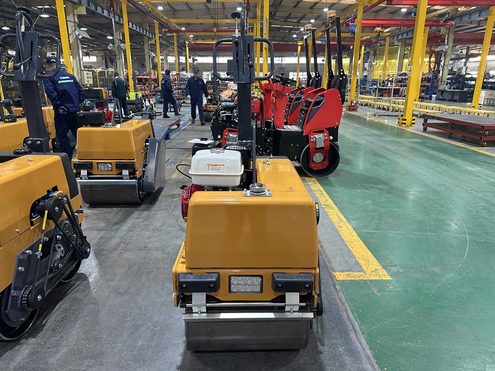 手扶雙鋼輪壓路機(jī)BM60