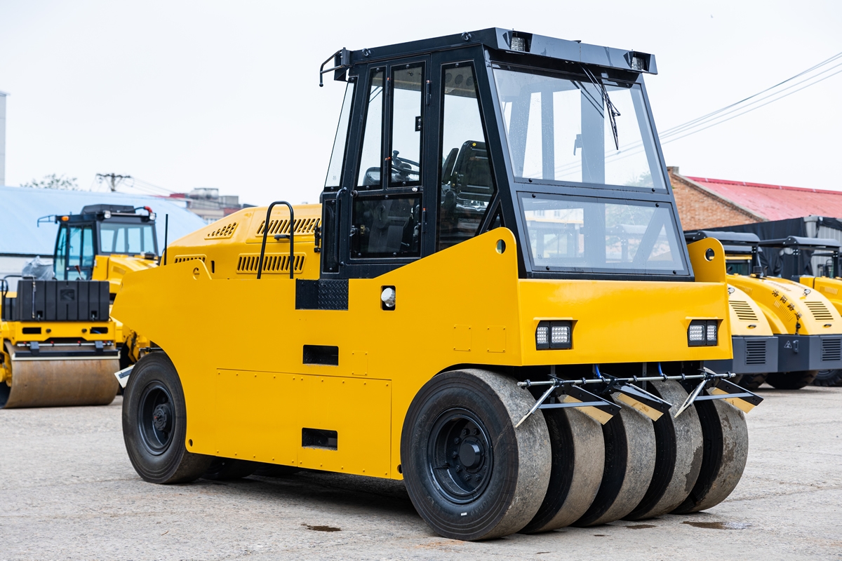 雙膠輪座駕壓路機(jī)BM2030